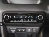 【オートエアコン】1年中快適な室内を提供!車内温度を設定すると、風量を自動で調節してくれます