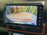 【バックカメラ】駐車時に後方がリアルタイム映像で確認できます。大型商業施設や立体駐車場での駐車時や、夜間のバック時に大活躍!運転スキルに関わらず、今や必須となった装備のひとつです!