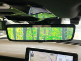 【デジタルインナーミラー】後席の大きな荷物や同乗者で後方が確認しづらい時でも安心!カメラが撮影した車両後方の映像をルームミラー内に表示。クリアな視界で状況の確認が可能です!