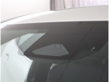 サポカーSとは、衝突被害軽減ブレーキに加えて、高齢者に多いと言われている踏み間違い事故防止をサポートする機能です。詳しくは販売店スタッフまでおたずねください。