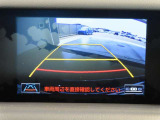 バックモニター付きです。モニターにはガイド線も表示されます。