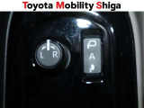 駐車時に便利なスマ-トキ-連動オ-ト格納式ドアミラーを装備しています。施錠すると自動的にドアミラーを格納する便利な機能です!