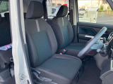 使用感のないきれいな運転席シートです!