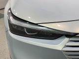 LEDヘッドライトは、点灯の瞬間から最大光量を発揮し、突然暗くなるトンネルなどでの安定感を高めます。