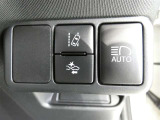 【PCS(プリクラッシュセーフティーシステム】・・・進路上の車両を前方センサーで検出し、衝突の可能性が高いと判断したときに、警報やブレーキ力制御により運転者の衝突回避操作を補助します。