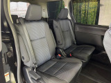 3列目シートはもちろん状態良好☆大人でもゆったりと座って頂けますので、大人数でのお出かけもラクラクです♪ご家族で、気の知れた仲間で、ドライブに行くのが楽しみですね♪