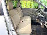 運転席シート廻りは使用感も少なく、良好な状態となっています。前オーナー様が丁寧に使っていたことがよくわかりますね。