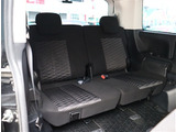 【車屋】として、長く車業界に従事した経験豊富なスタッフが多数在籍しております。