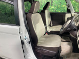 運転席シート廻りは使用感も少なく、良好な状態となっています。前オーナー様が丁寧に使っていたことがよくわかりますね。