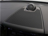 【Bowers&Wilkins】世界のオーディオファン垂涎のプレミアムサウンドシステムを搭載。コンサートホールのベストポジションに相当する音場空間を忠実に再現。乗る人すべてに驚きの音響体験を提供します