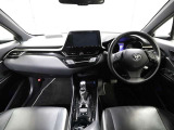 SUVならではの見晴らしの良い前方視界で快適なドライブをお楽しみいただけます!