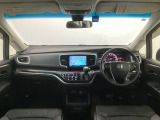 【前方視界】開放的な前方視界!運転がしやすく疲れにくいです♪窓が大きく、見通しがとっても良いおクルマですよ♪