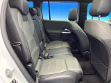 ●後部座席も気になるようなキズ・汚れやへたり等、大きなダメージはなく、良好な状態です。