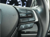 ◆アダプティブクルーズコントロール◆予め設定した車速内でクルマが自動的に加減速。前走車との適切な車間距離を維持しながら追従走行します。【LKAS】車線維持支援システムでステアリング操作を支援。