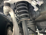 お車を安心してお乗りいただく為には、足回りの定期点検が欠かせません。サービスサポート(有償保証)では無料点検もご提供しており、安心のカーライフをお過ごしいただけるサポート体制が整っています。