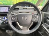 【ステアリングスイッチ】運転中、前方から目線をそらすことなく、オーディオ等の操作が可能な便利機能!安心&快適なドライブを演出してくれます♪