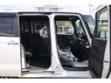 【両側電動スライドドア】ドアの開閉スペース不要!狭い駐車場でも安心して乗り降りすることができます!