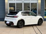 NEW 208 GT EVモデルのビアンカホワイトです。