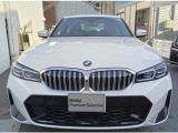 エンジェルアイ、イカリングと呼ばれるBMWのライトの正式名称は「コロナリング」です。一目でBMWとわかる伝統のデザインです。