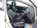 お車選びをお楽しみ頂けるよう、在庫車の展示スペースを十分に確保しております。