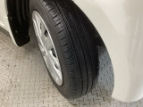 安全に走行するためには空気圧の確認をはじめ溝の深さ、ひび割れの等の点検が必要です。点検時に交換が必要と判断した場合は交換いたします。