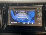 リアカメラ付で、後方を画面で確認。車庫入れも安心です。もちろん、バックギアと連動しています。