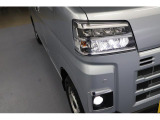 明るい光で夜間走行をサポートするLEDランプ