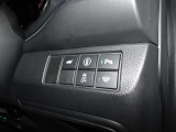 『1台』のお車に対して、3名体制で日々議論を重ね仕入れを行っております。