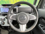 インテリアに合わせたデザインのステアリングは、運転される方のことも考え、運転しやすい形状、大きさです。是非一度、実際に触ってお確かめください。