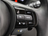 ◆アダプティブクルーズコントロール◆予め設定した車速内でクルマが自動的に加減速。前走車との適切な車間距離を維持しながら追従走行します。【LKAS】車線維持支援システムでステアリング操作を支援。