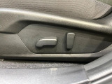 【パワーシート】スイッチ一つで簡単にシートの微調整が可能!電動だから力もいりません!快適なシートポジションにセットして、快適なドライブをお楽しみください。