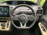 【純正革巻きステアリング】上質な革を使用することで、手にしっかり馴染みとても運転しやすいハンドルです♪