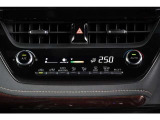 【エアコンまわり】 各操作スイッチなども使いやすい位置に配置されています。
