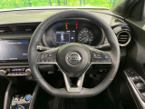【純正革巻きステアリング】上質な革を使用することで、手にしっかり馴染みとても運転しやすいハンドルです♪
