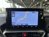 ディスプレイオーディオやカーナビは、現代のドライブにおいて欠かせない装備のひとつです。初めての場所でも迷いにくく、快適なルート案内で運転をサポートします。移動中のエンターテインメント性も高まります。