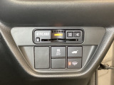ハンドルの右側にHondaセンシング用のVSA解除スイッチとパワーテールゲートスイッチなどがついています。上にはETC2.0がついており、高速道路の料金所の通過も楽々です!