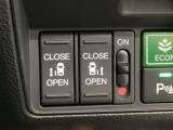 【両側パワースライドドア】両側がパワースライドドアになっており、運転席のスイッチやスマートキーでも開閉が可能です!開口部も広いので乗り降りも楽々♪