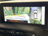 【パノラミックビューモニター】専用のカメラにより、上から見下ろしたような視点で360度クルマの周囲を確認することができます☆死角部分も確認しやすく、狭い場所での切り返しや駐車もスムーズに行えます。