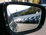 車線変更の注意表示も装備しておりますので安心してドライビングを楽しむことができます!