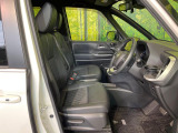 運転席シート廻りは使用感も少なく、良好な状態となっています。丁寧に使われていたことがよくわかりますね。