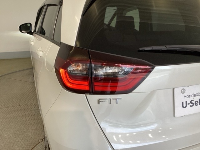 ホンダ フィット 1.5 ホーム の中古車詳細 (5,000km, プラチナホワイト ホンダ フィット 1.5 ホーム の中古車詳細 (5,000km, プラチナホワイト