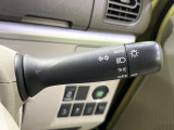 【オートライト】周りの明るさに応じて自動でヘッドライトの点灯・消灯ができる機能です!ライトの付け忘れ・消し忘れなどが無くなり、雨の日や夕方の走行も安心!トンネル通過時も便利ですね♪