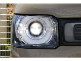 LEDヘッドライトで夜間の視認性も高く、更にオートライト搭載で、車外の明るさを感知し自動でライトを点消灯します。またエンジンOFFにすれば一緒に消灯し、消し忘れやトンネル走行時などに非常に重宝します