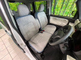 運転席シート廻りは使用感も少なく、良好な状態となっています。丁寧に使われていたことがよくわかりますね。