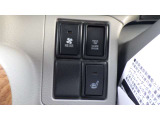 運転席にはシートヒーターが標準装備です!座席の冷たい冬はシートヒーターが大活躍!特に冷え性の方、北国の冬は特に寒さが&hellip;と思われている方、これで問題解決です!