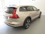 V60クロスカントリーは先代XC70に引けを取らないラゲッジスペースとサイズ面での使い勝手の良さを継承。