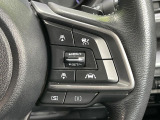 【全車速追従機能付クルーズコントロール】高速道路での長距離走行が楽に!!自動で速度を保つクルーズコントロールが、衝突軽減システムと連携し、前方の車両を感知して車間を保つように速度調節してくれます!!