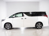 ★展示前点検実施★特殊な機材も用いて、全車点検を実施しております!