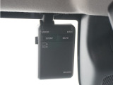 ◆ドライブレコーダー◆映像・音声などを記録する自動車用の装置です。 もしもの事故の際の記録はもちろん、旅行の際の思い出としてドライブの映像を楽しむことができます。