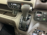 発進時から滑らかに加速する無段階変速のCVTはストップ&ゴーの多い街の中も快適です